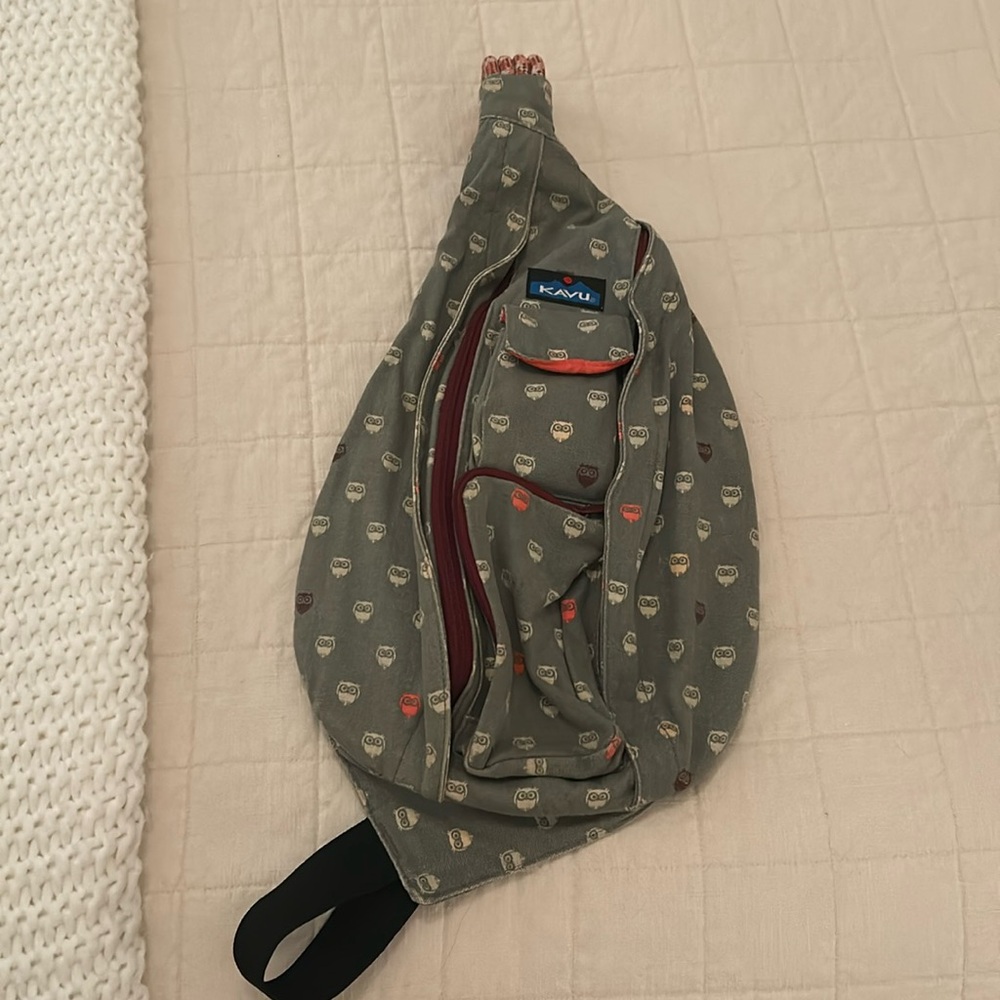 Kavu cross body bag. Fair condition. Gray and pink. Owls.